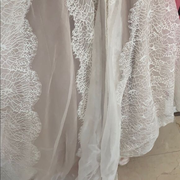 Marisa wedding dress ivory and white lace - Picture 6 of 17